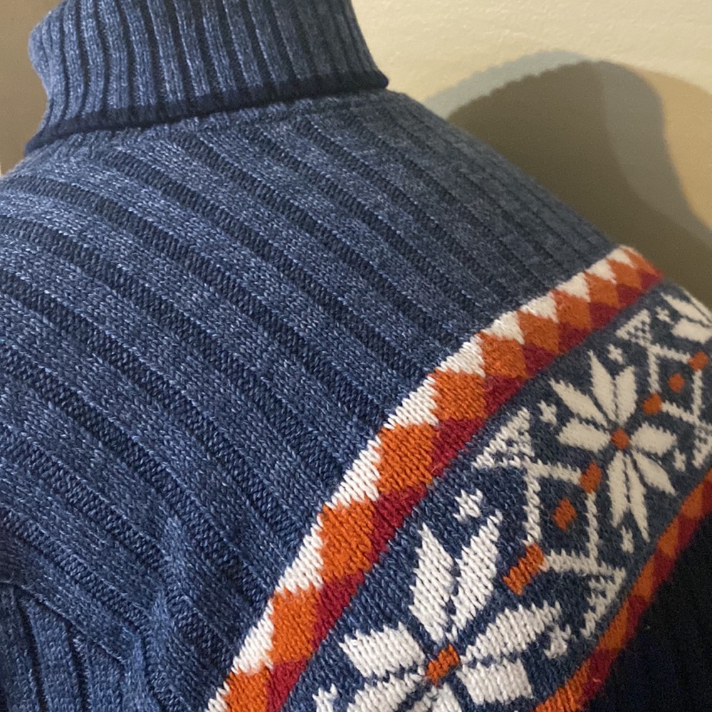Sweater - Picture 4 of 5